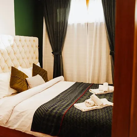 Pine アパート ヴラシチ